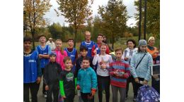 Школа выходит за свои границы. Учителя, ученики и родители на еженедельном субботнем забеге Паркран